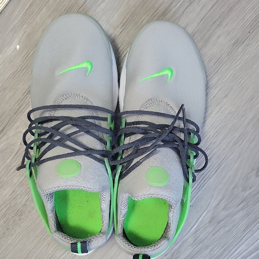 Nike Gray Sneakers with Green Highlights